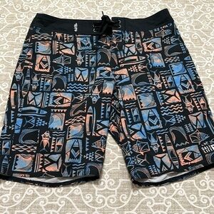 Men’s salt life board shorts, size 28 new